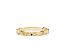 Load image into Gallery viewer, 5mm baby’s expandable diamond cut yellow gold bangle
