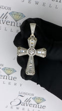 Load image into Gallery viewer, Melo silver Cross pendant
