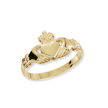 Load image into Gallery viewer, Woman’s yellow gold Claddagh ring
