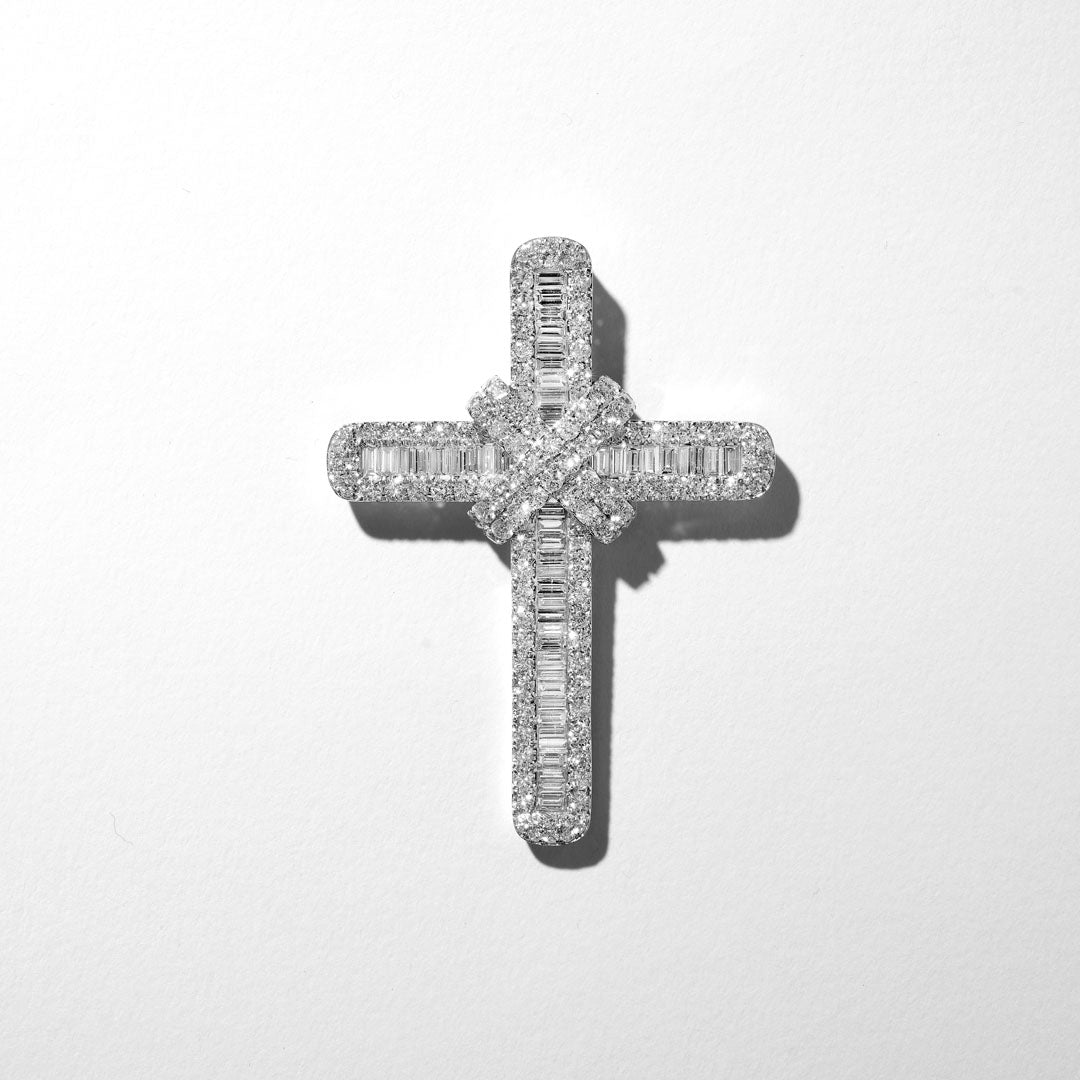 Iconic silver cross pendant